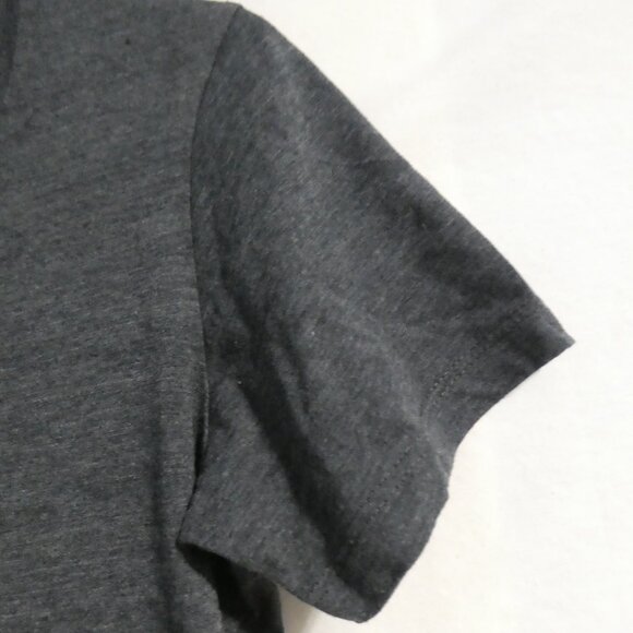 ME TO WE STYLE | small | Graphic Charcoal V-Neck Tee / T-Shirt | Made In Canada - Picture 6 of 14